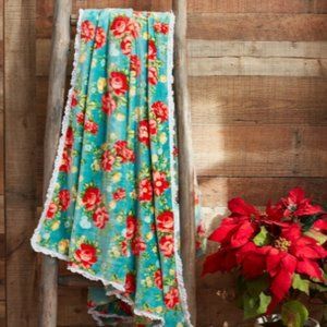 The Pioneer Woman Throw Blanket 50" x 72” Vintage Floral Velvet Plush